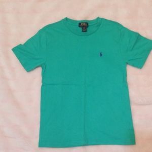Short sleeve scoop neck t-shirt